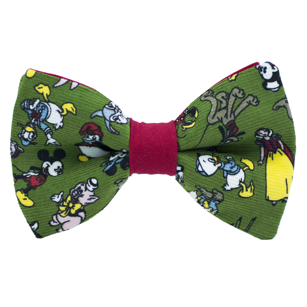 Noeud papillon "Disney" personnages de dessins animés sur fond vert sapin